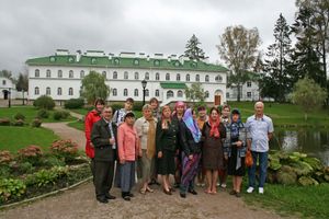 Себежская таможня организовала для ветеранов паломническую поездку в Спасо-Елеазаровский монастырь (фото)