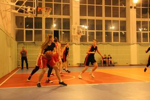 Великолукские баскетболистки борются за Кубок города (ФОТО)