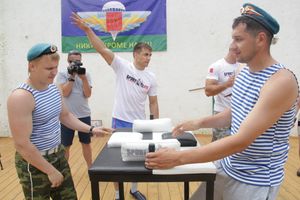 В Великих Луках отмечают День ВДВ (ФОТО)