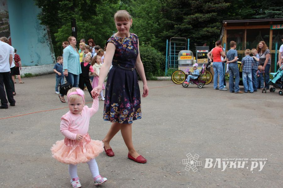 В Великих Луках чествовали близнецов (ФОТО)