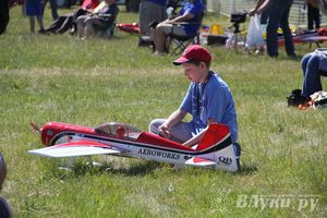 В Великих Луках прошел Фестиваль авиамодельного спорта (фото)