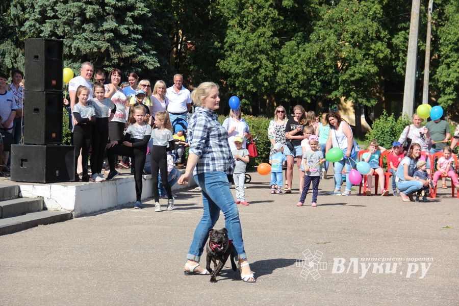 День защиты детей отметили в Великих Луках (ФОТО)