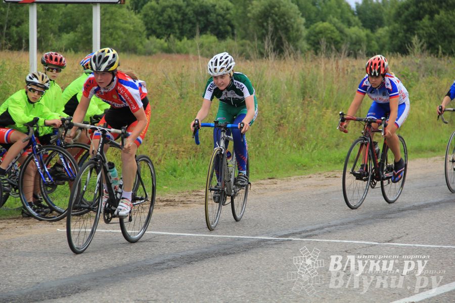 В Великих Луках состоялось награждение победителей Чемпионата России по велоспорту в парной гонке (фото)