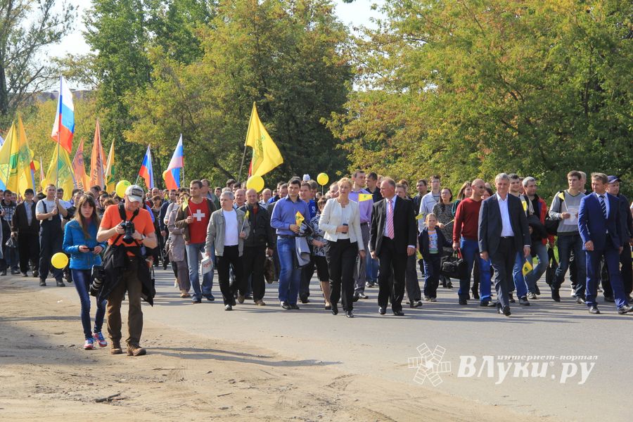 В Великих Луких благоустроили сквер на ул. Жукова (фото)