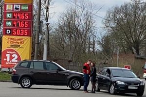 На проспекте Гагарина столкнулись BMW и Ford (ФОТО)