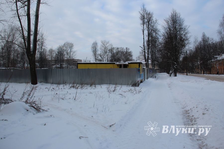 Губернатору не понравилось место для новой школы в Великих Луках (ФОТО)