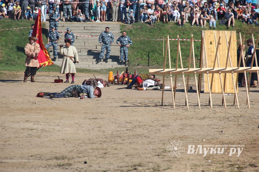 Великолукская Крепость соединила прошлое и настоящее (ФОТО)