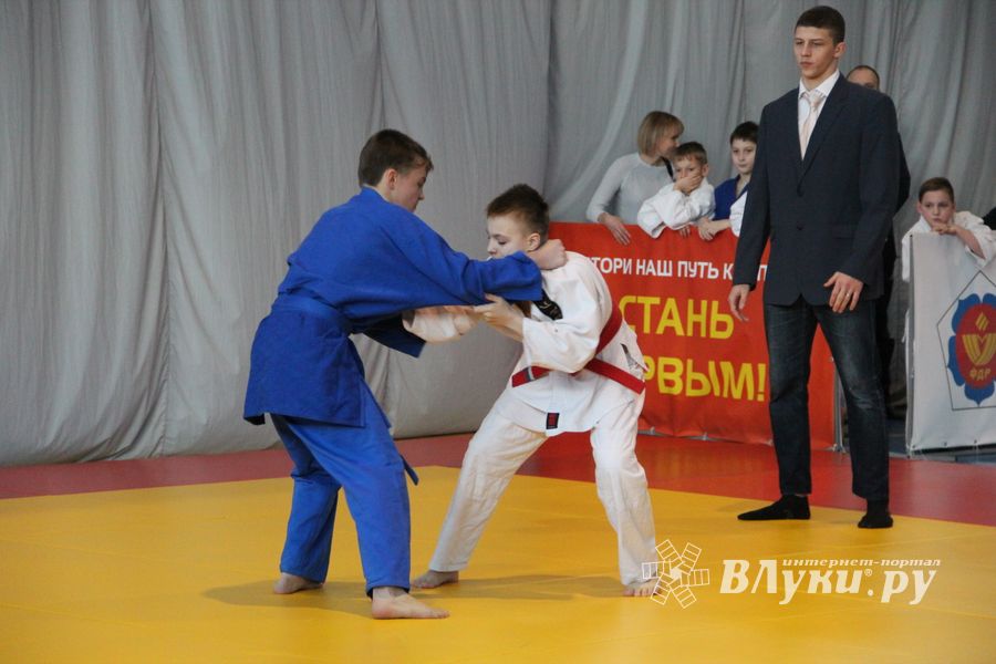 В Великих Луках прошли соревнования по дзюдо (ФОТО)