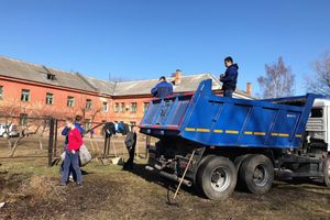 Студенты Великолукского политехнического колледжа вышли с вилами (ФОТО)