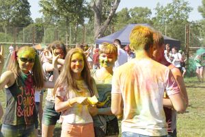 Яркие эмоции «ColorFest» в Великих Луках (ФОТО)