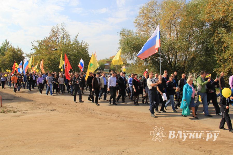 В Великих Луких благоустроили сквер на ул. Жукова (фото)