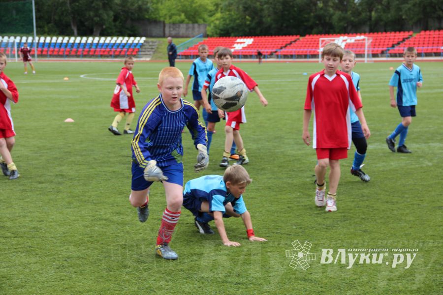 «Кожаный мяч» в Великих Луках