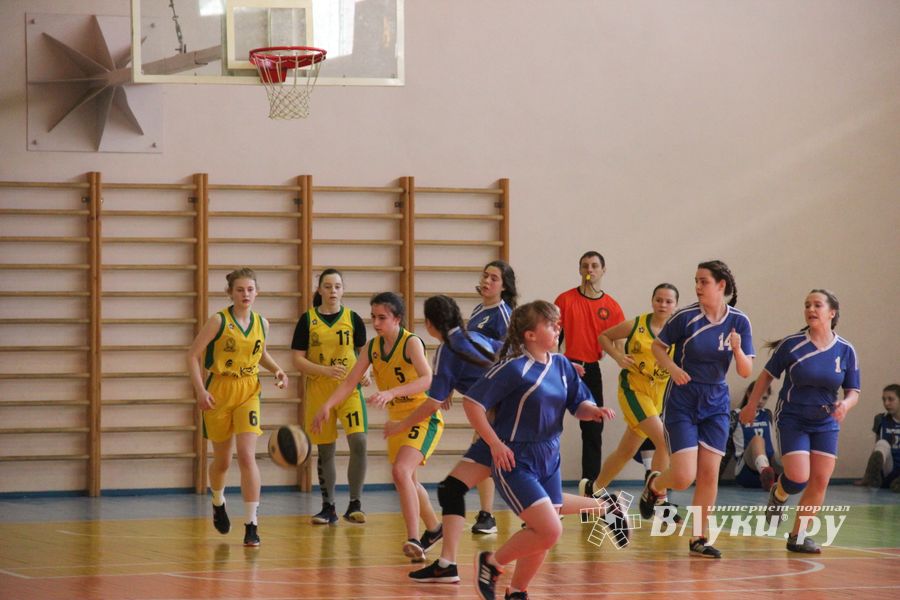 Великолучанки стали победителями областной Спартакиады по баскетболу (ФОТО)