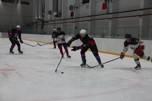 Два зоккейных матча прошли в Великих Луках в рамках Чемпионата города (ФОТО)