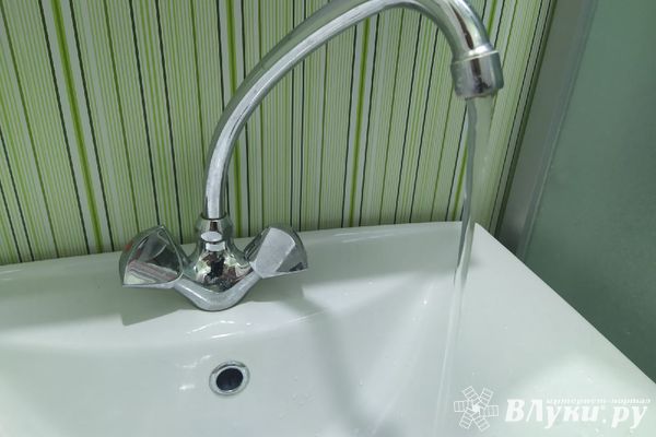 Суд обязал организовать холодное водоснабжение для жителей деревни в Невельском районе