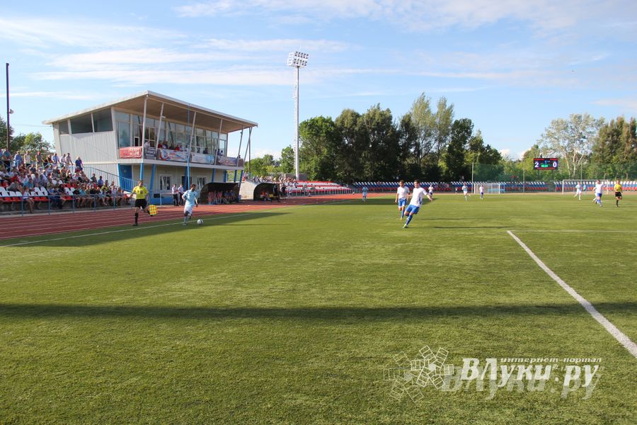 В Великих Луках состоялся матч Первенства СЗФО по футболу между командами «Луки-Энергия» и «Химик»