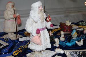 В Великих Луках открылась выставка «Новый год из детства» (фото)