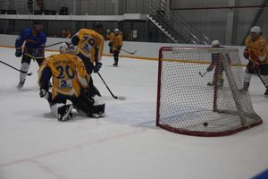 Великолукские хоккейные клубы провели матч в рамках чемпионата города (ФОТО)