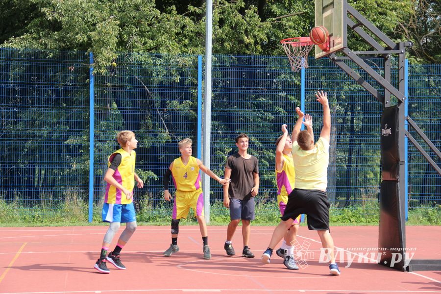 В Великих Луках прошли спортивные мероприятия, приуроченные ко Дню физкультурника (ФОТО)