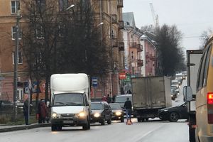 В День единства объединились грузовик и  «Мазда» (ФОТО)