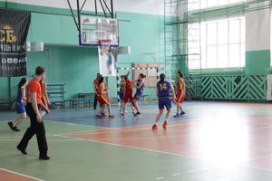 В Великих Луках прошел чемпионат по баскетболу