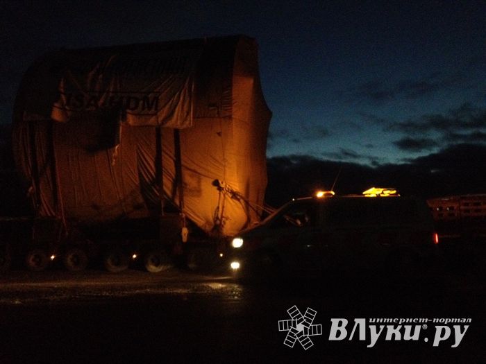 Автопоезд с грузом для Белорусской АЭС прибыл в Великие Луки (ФОТО + ВИДЕО)