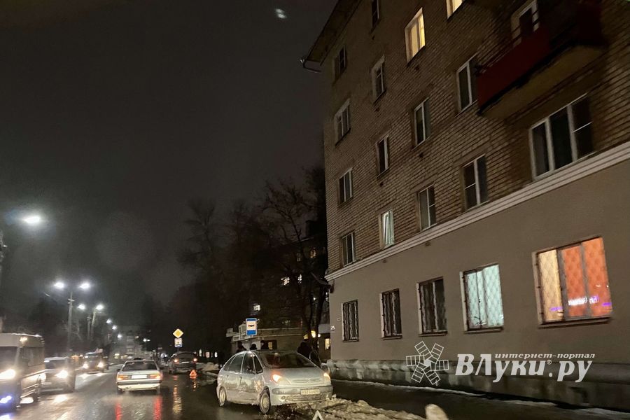 Сразу два ДТП произошло в Великих Луках (ФОТО)