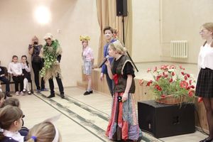 Великолукские первоклассники перевоспитали Бабу-Ягу (ФОТО)