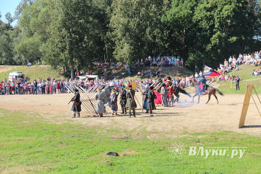 Великолукская Крепость соединила прошлое и настоящее (ФОТО)