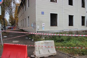 Возле Смоленского рынка сносят дом (ФОТО)