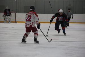 Матч НХЛ прошел в великолукском «Айсберге» (ФОТО)