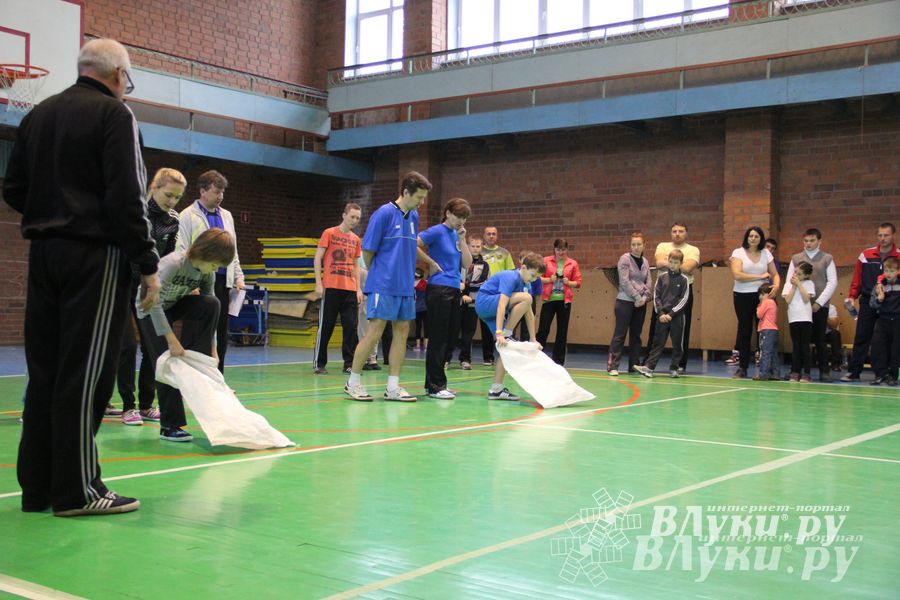 В Великих Луках определили самую спортивную семью (фото)