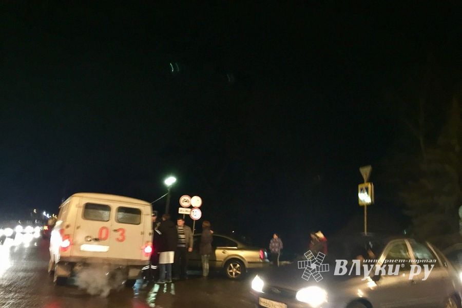 В Великих Луках автоледи сбила велосипедиста (ФОТО)