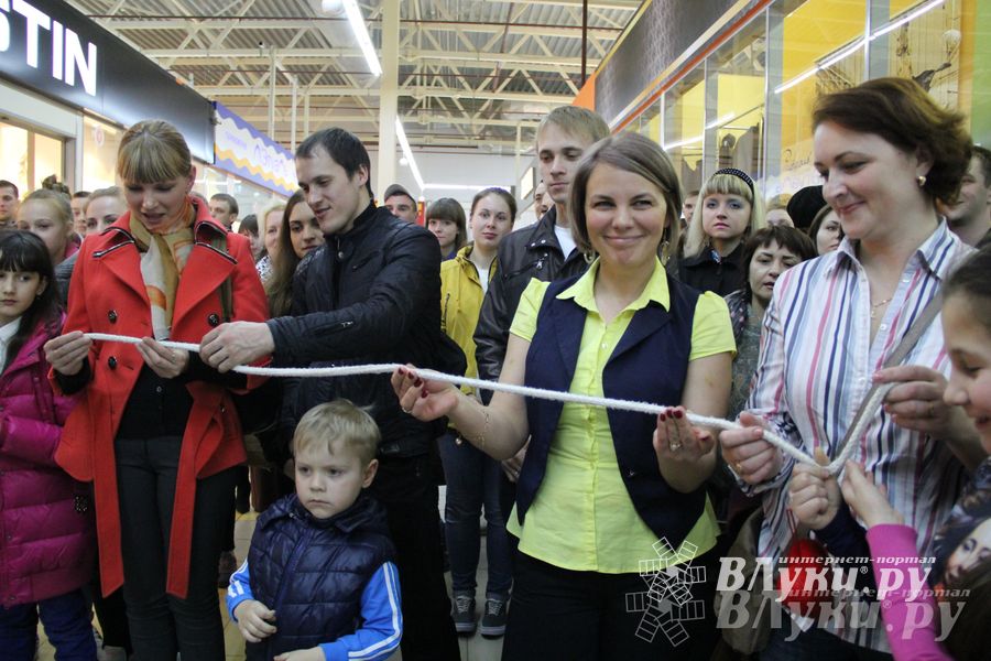 В ТЦ «Апельсин» прошла весенняя ночь распродаж