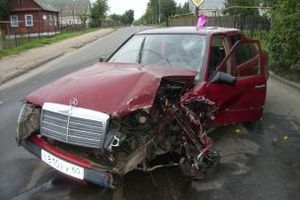 В Великих Луках гаишник, устроивший аварию с такси, пойдет под суд (ФОТО)