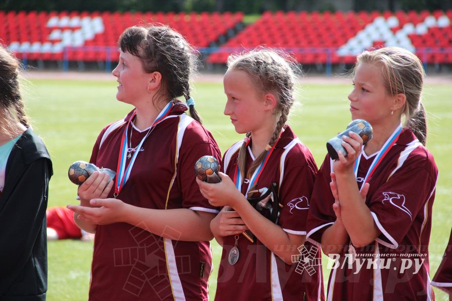 «Кожаный мяч» в Великих Луках