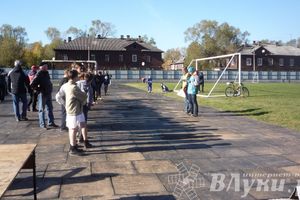 В Великих Луках прошли соревнования учащихся «Шиповка юных» (фото)