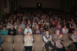 В Великих Луках играла гармонь (фото)