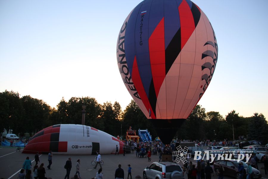 22-я Международная встреча воздухоплавателей завершилась традиционным ночным свечением аэростатов (ФОТО)