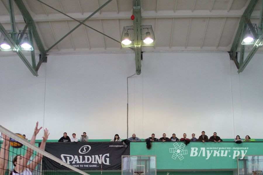 В Великих Луках прошли международные соревнования по волейболу (фото)