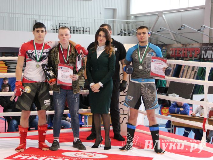 Открытый кубок по смешанному боевому единоборству ММА прошел в Великих Луках (ФОТО)