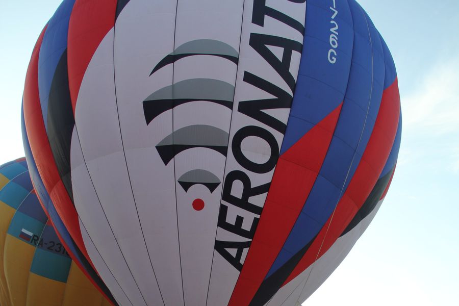 В Великих Луках открылась Международная юбилейная встреча воздухоплавателей (фото)