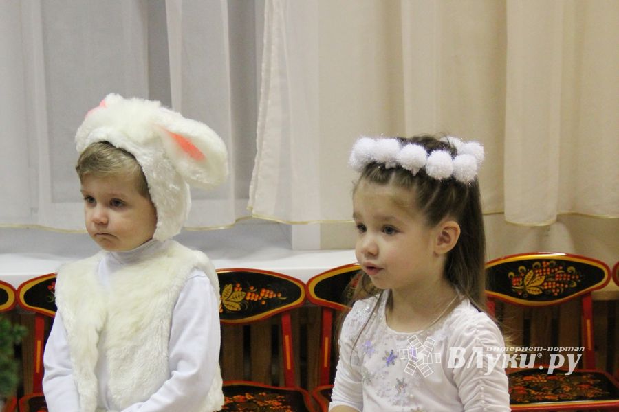 В детских садах Великих Лук полным ходом идут Новогодние  утренники
