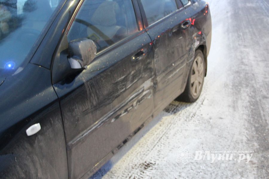 В ДТП на Гражданской столкнулись Suzuki и Chevrolet Lacetti (ФОТО)