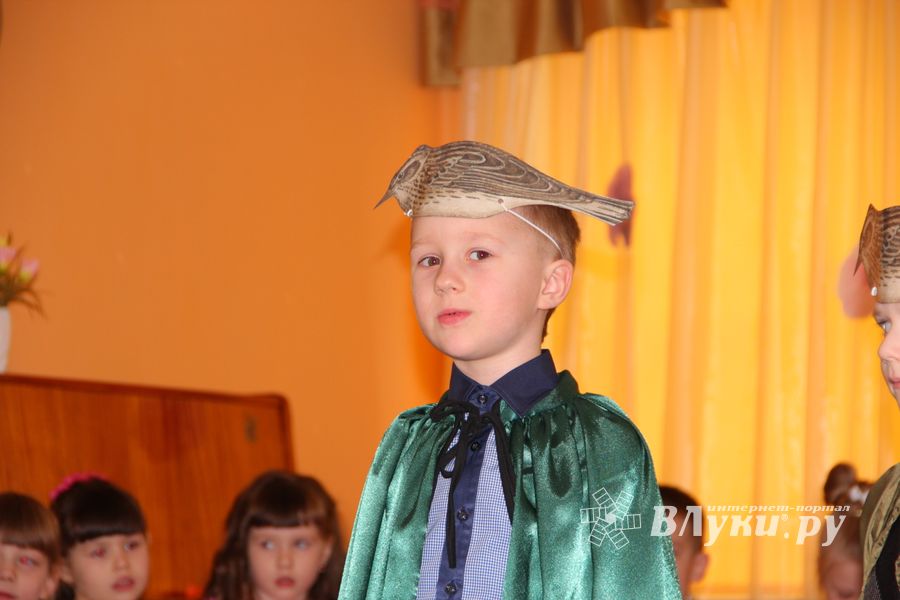 Дети поздравили мам с 8 марта (фото и видео)