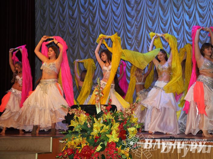 Танцевальный концерт «Восточные краски осени» прошел в музыкальной школе