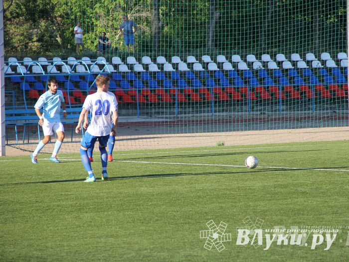 В Великих Луках состоялся матч Первенства СЗФО по футболу между командами «Луки-Энергия» и «Химик»