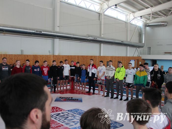 В Великих Луках проходит открытый кубок по смешанному боевому единоборству ММА (ФОТО) (12+)