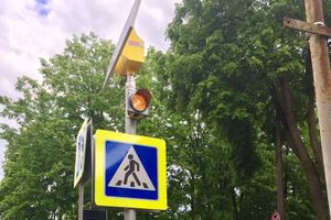 В Великих Луках на ул. Л.Чайкиной появилмсь светофоры на солнечной батарее (ФОТО)