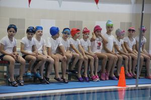 Соревнования по плаванию на призы Деда Мороза прошли в Великих Луках (ФОТО)